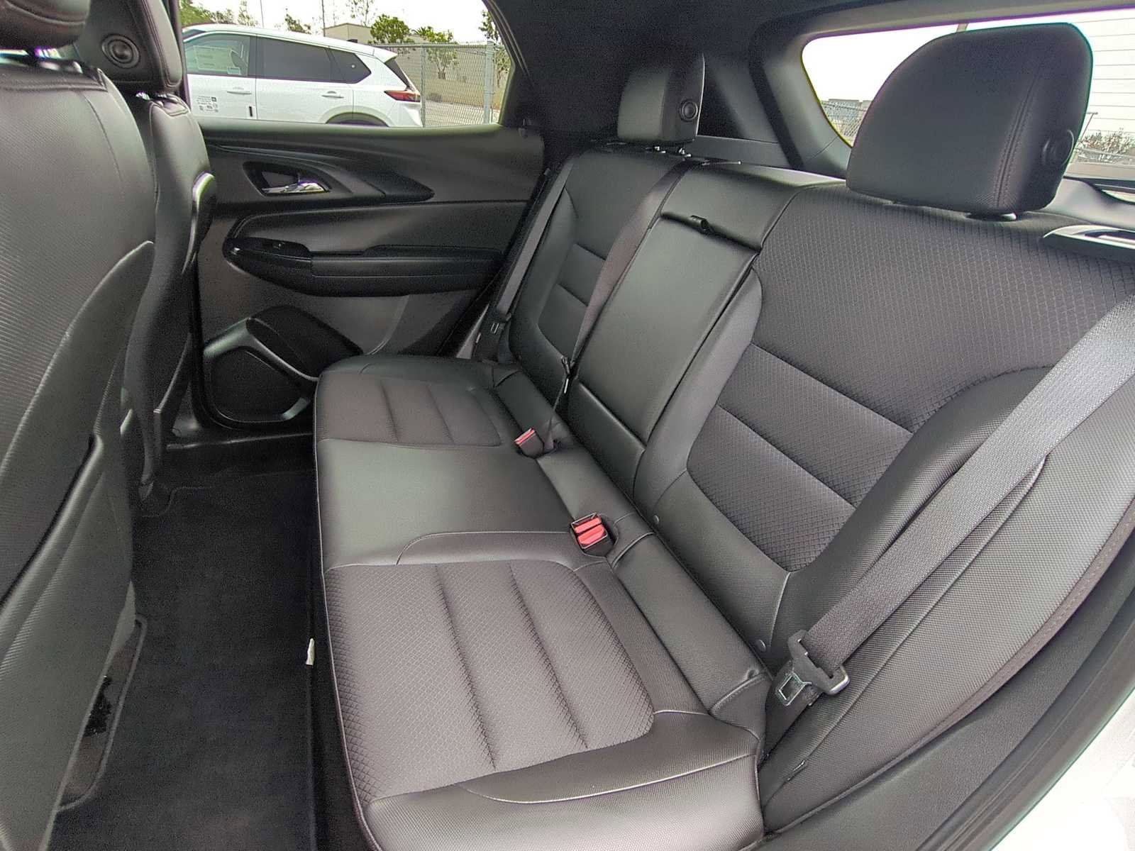Used 2021 Chevrolet TrailBlazer RS w/ Sun and Liftgate Package image 24