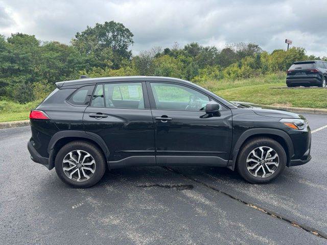Certified 2024 Toyota Corolla Cross AWD Hybrid image 2