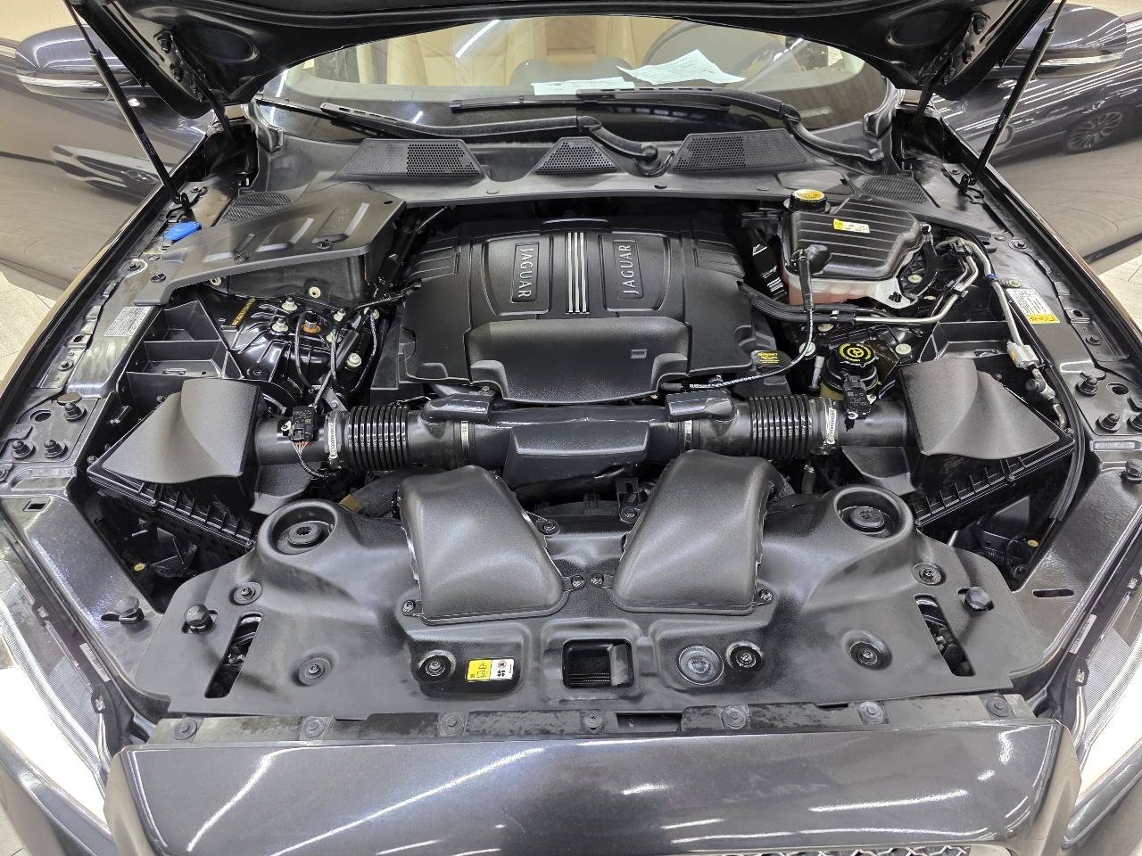 Used 2012 Jaguar XJ RWD image 44