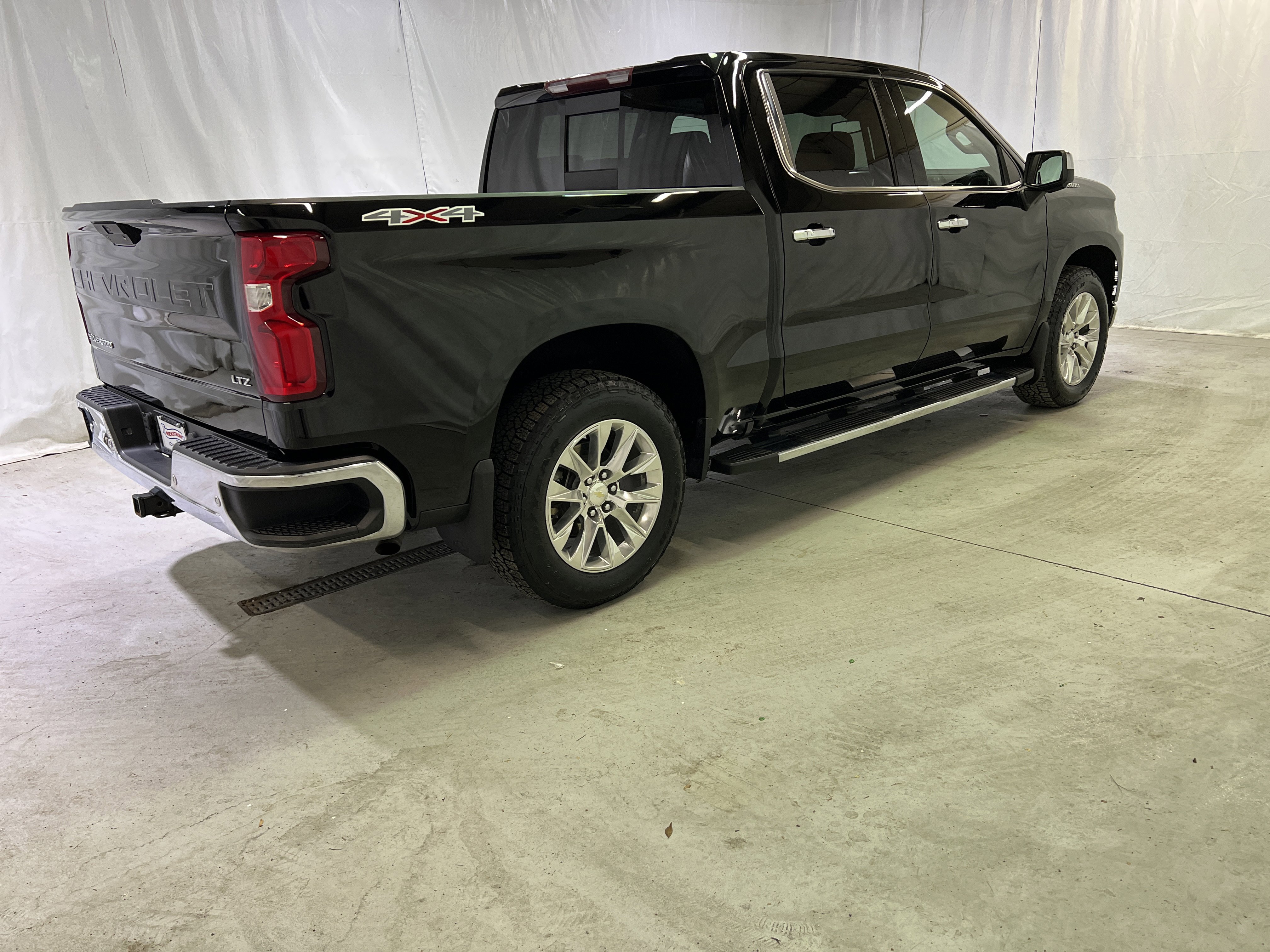 Certified 2019 Chevrolet Silverado 1500 LTZ w/ LTZ Premium Package image 11