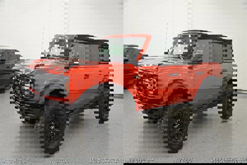 Used 2024 Ford Bronco Wildtrak image 3