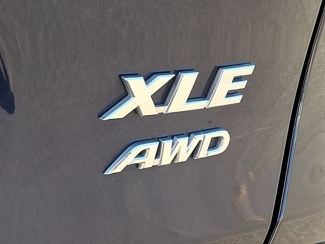 Used 2025 Toyota RAV4 XLE AWD/4WD image 30
