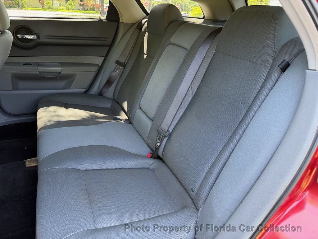 Used 2005 Dodge Magnum SE RWD image 40