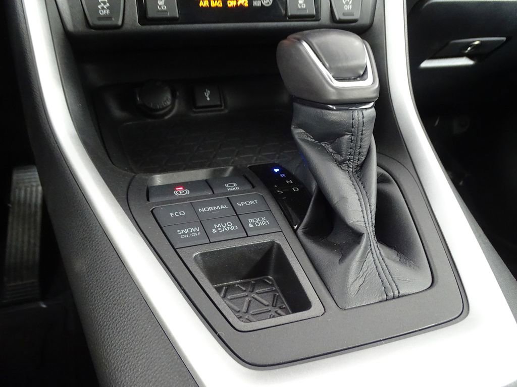 Used 2022 Toyota RAV4 XLE Premium image 37