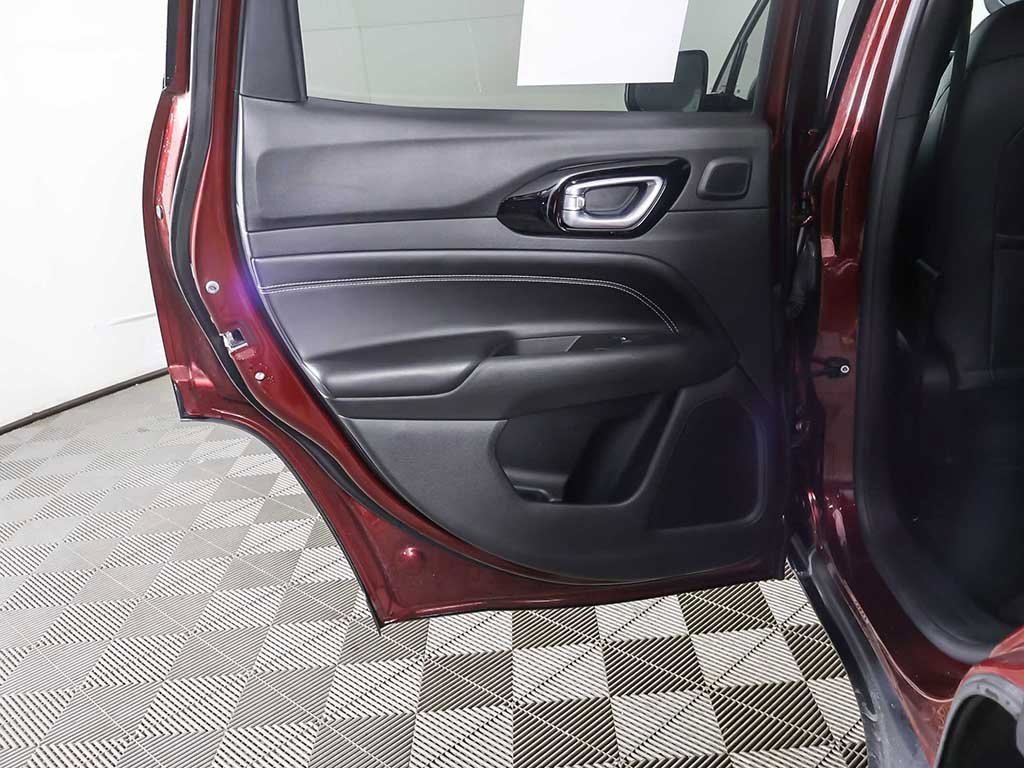 Used 2022 Jeep Compass Altitude w/ Sun and Sound Group image 25