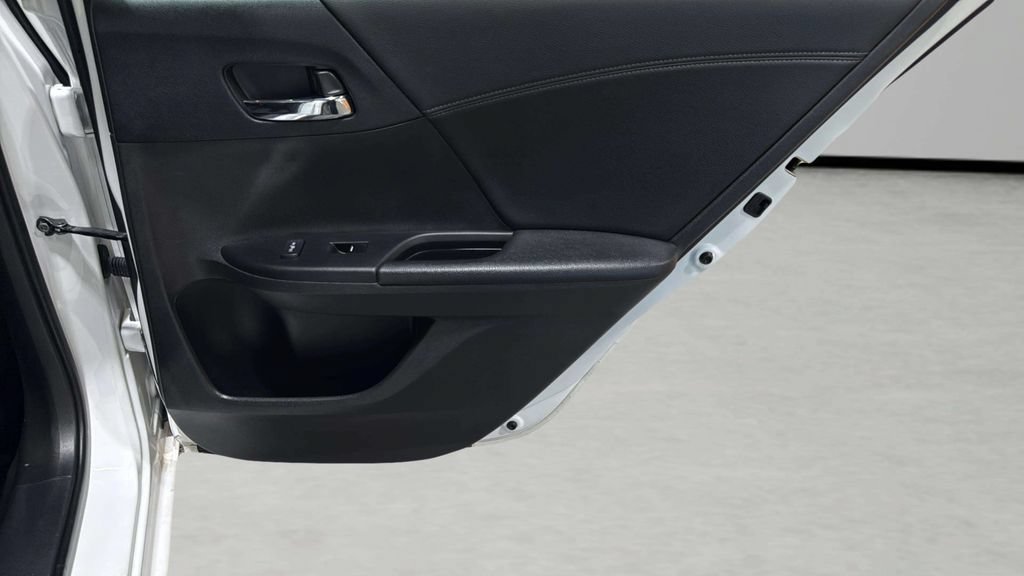 Used 2013 Honda Accord Touring image 11