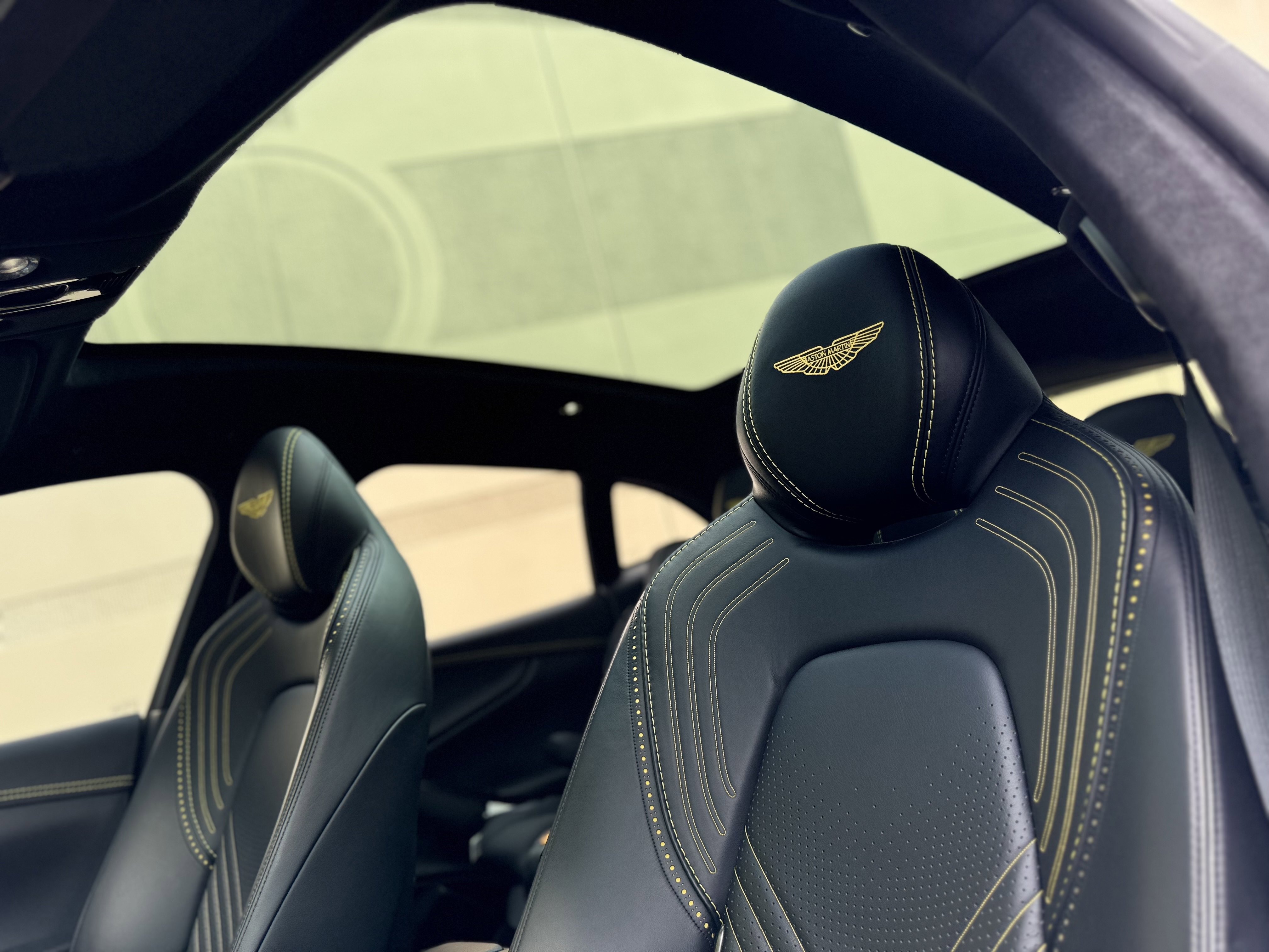 Used 2021 Aston Martin DBX image 8