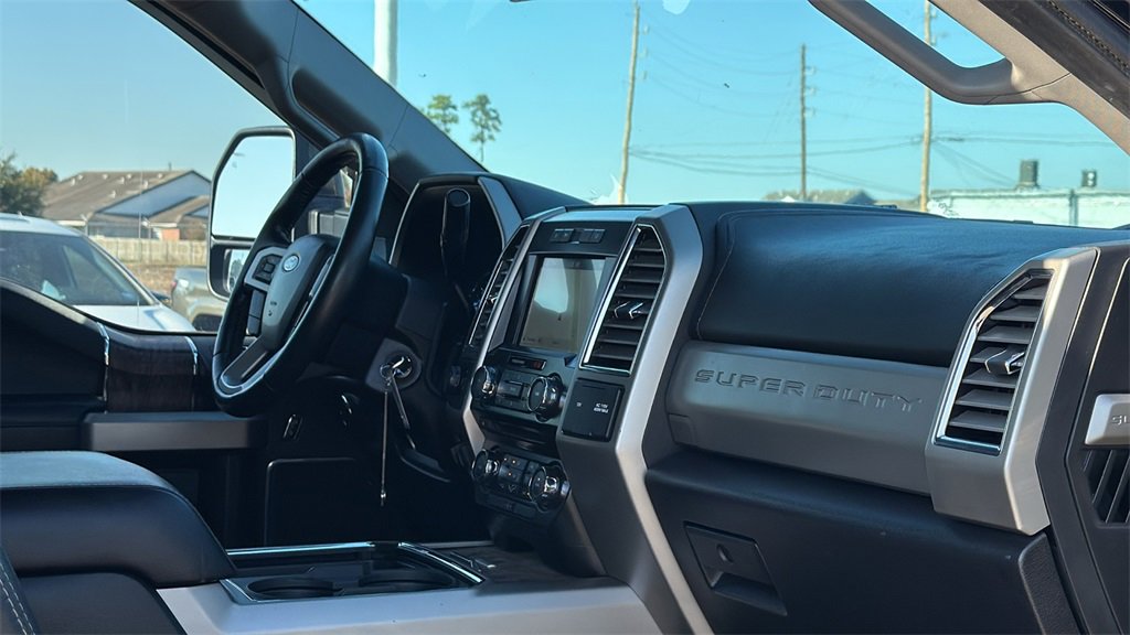 Used 2017 Ford F250 Lariat w/ FX4 Off-Road Package image 32