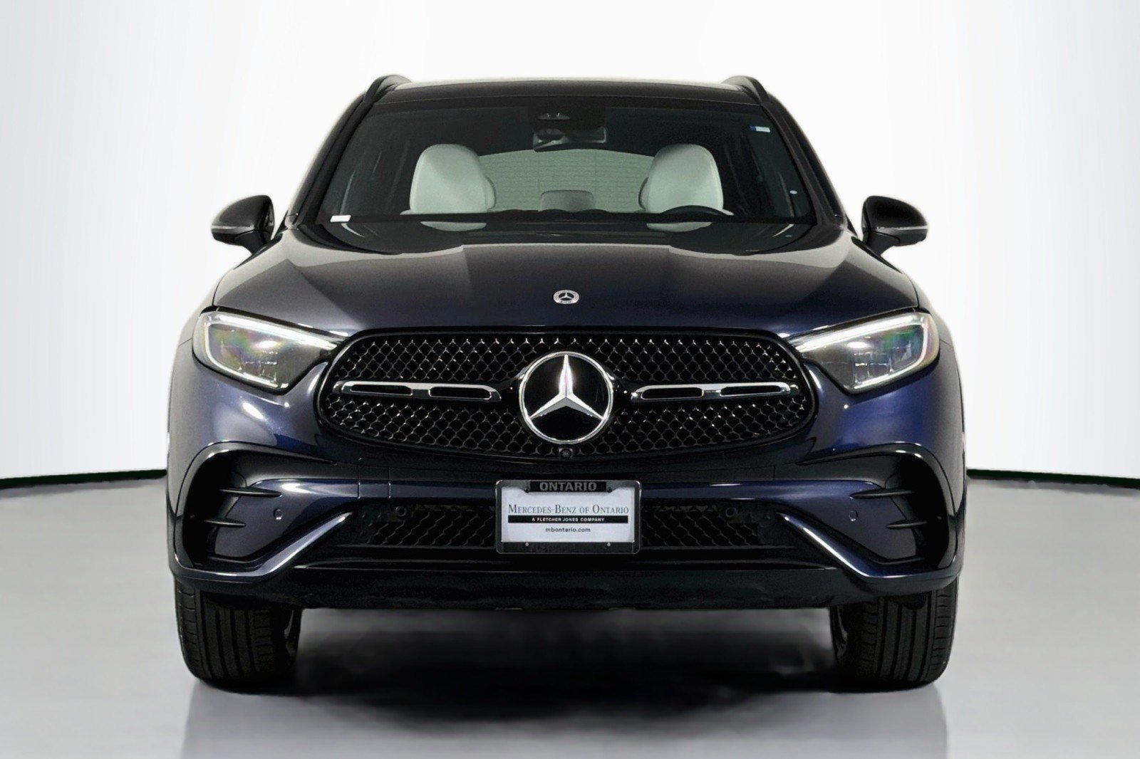 Used 2023 Mercedes-Benz GLC 300 4MATIC image 2