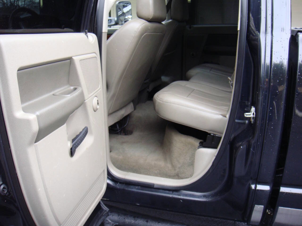 Used 2007 Dodge Ram 3500 Truck Laramie AWD/4WD image 16