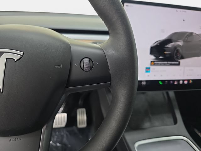Used 2024 Tesla Model Y Performance AWD/4WD image 18