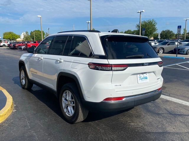 Used 2023 Jeep Grand Cherokee Laredo w/ Luxury Tech Group I AWD/4WD image 7