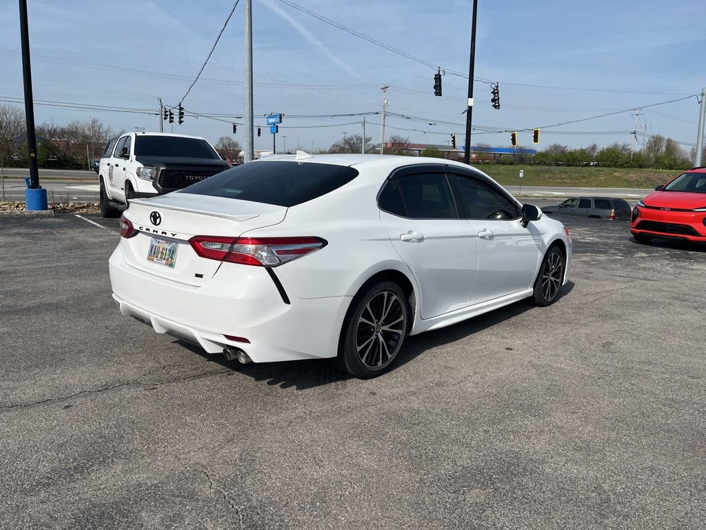 Used 2020 Toyota Camry SE w/ Convenience Package image 3