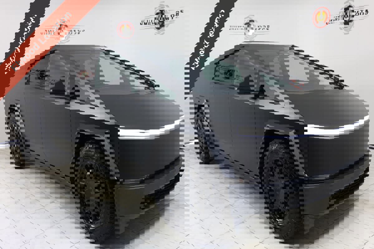 Used 2024 Tesla Cybertruck AWD Crew Cab image 38