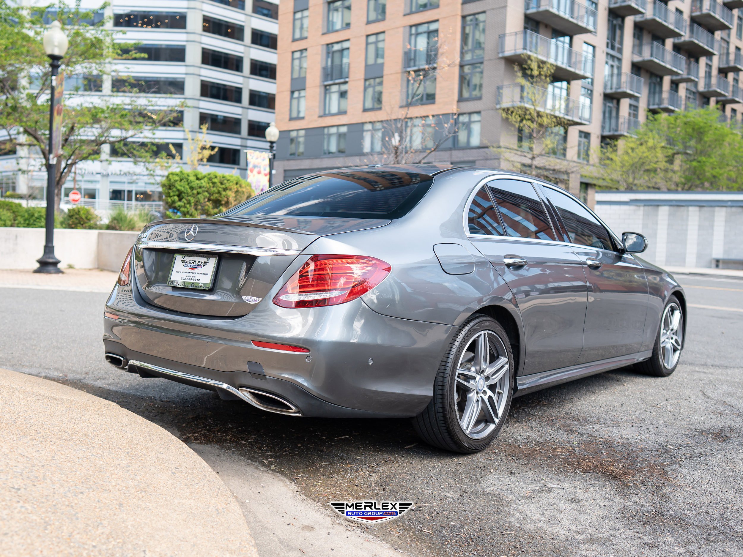 Used 2017 Mercedes-Benz E 300 image 7