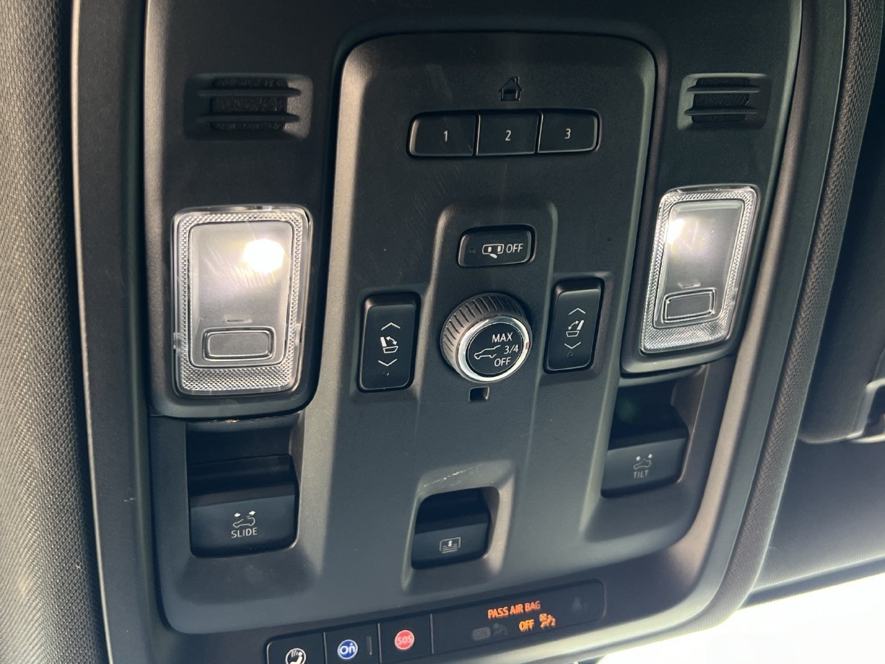 Used 2023 Chevrolet Tahoe Z71 w/ Luxury Package AWD/4WD image 20