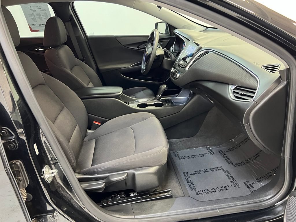 Used 2020 Chevrolet Malibu LT FWD image 33