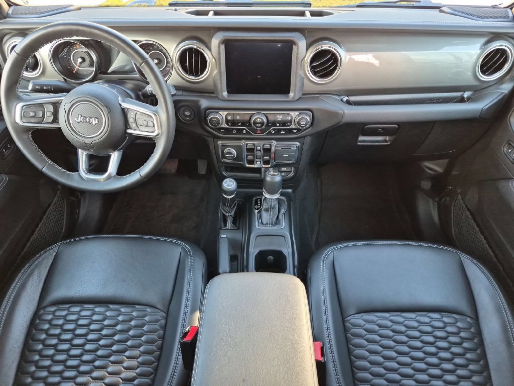 Used 2022 Jeep Wrangler Unlimited Sahara w/ LED Lighting Group AWD/4WD image 15