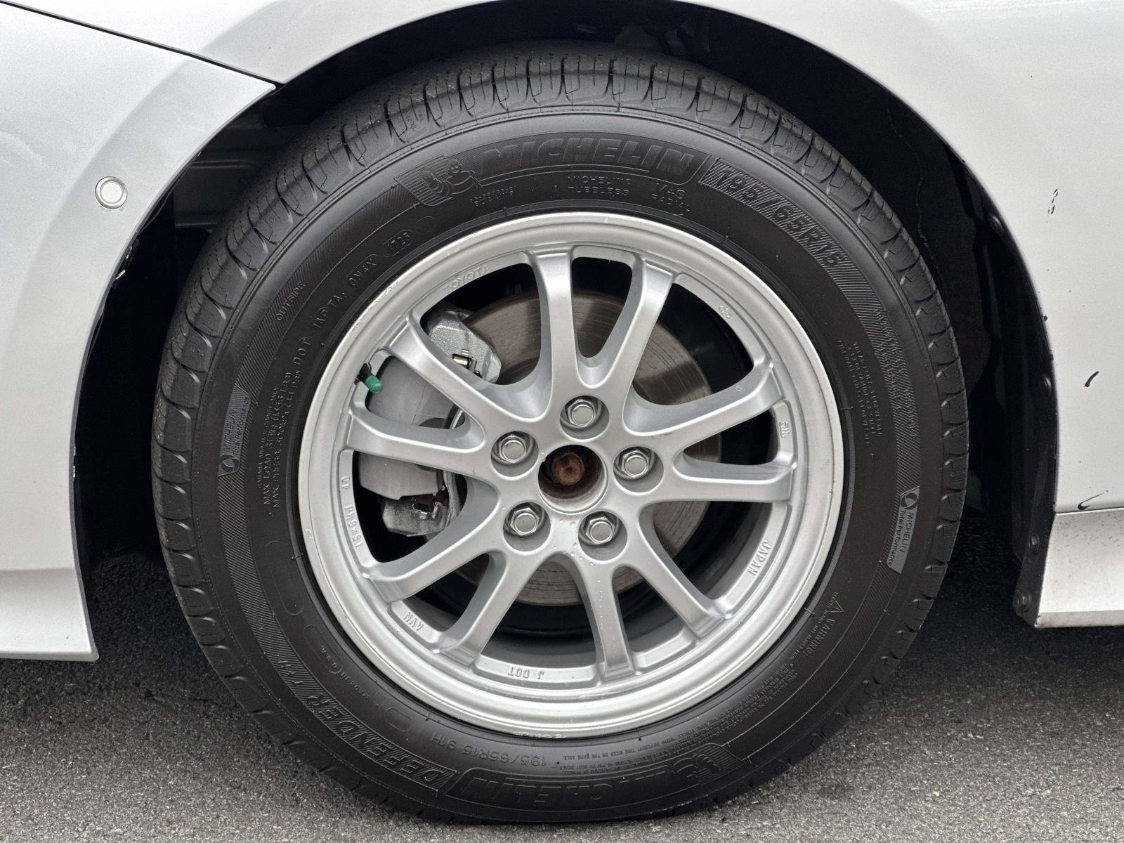 Used 2022 Toyota Prius LE image 7