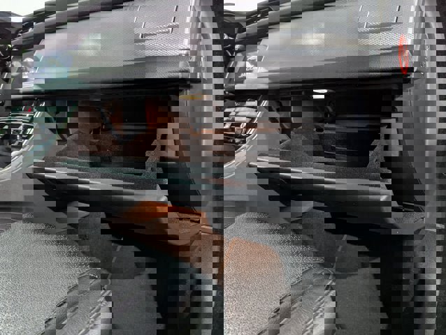 Used 2019 Jaguar XF Prestige image 24