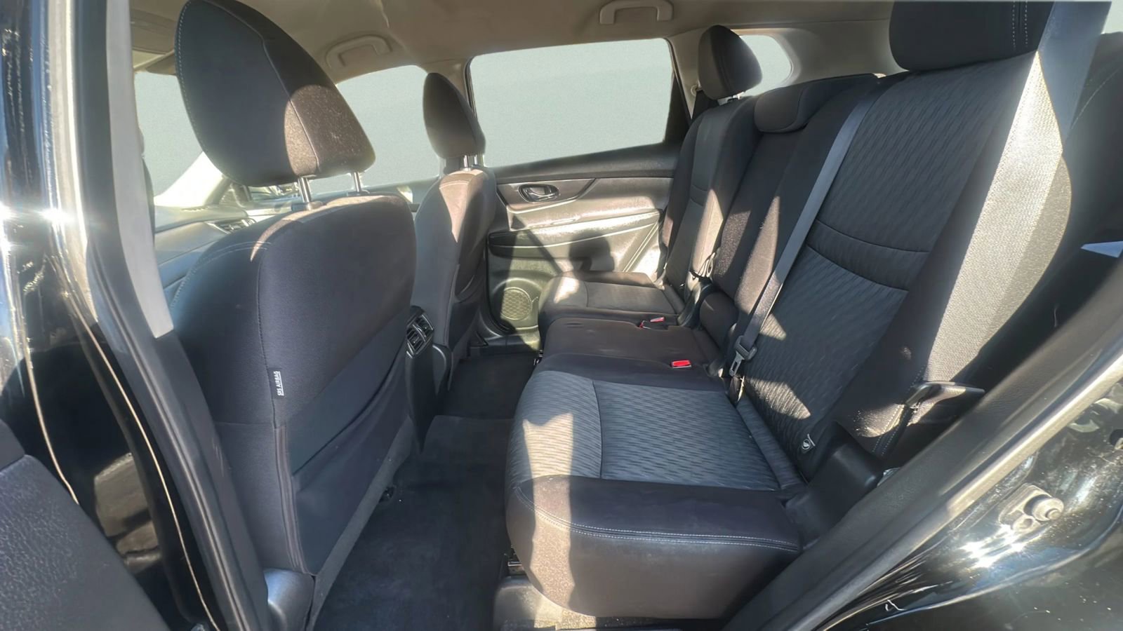 Used 2019 Nissan Rogue SV AWD/4WD image 18