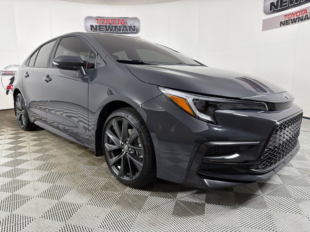 Used 2025 Toyota Corolla SE image 1