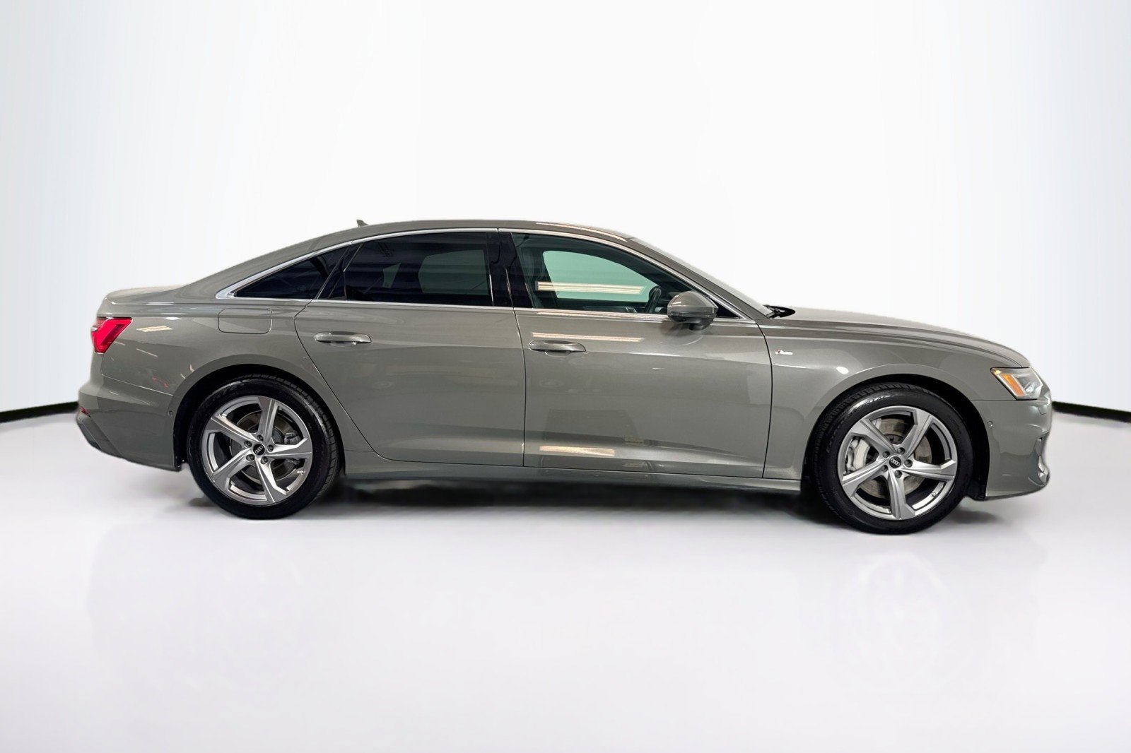 Used 2024 Audi A6 Premium Plus AWD/4WD image 4