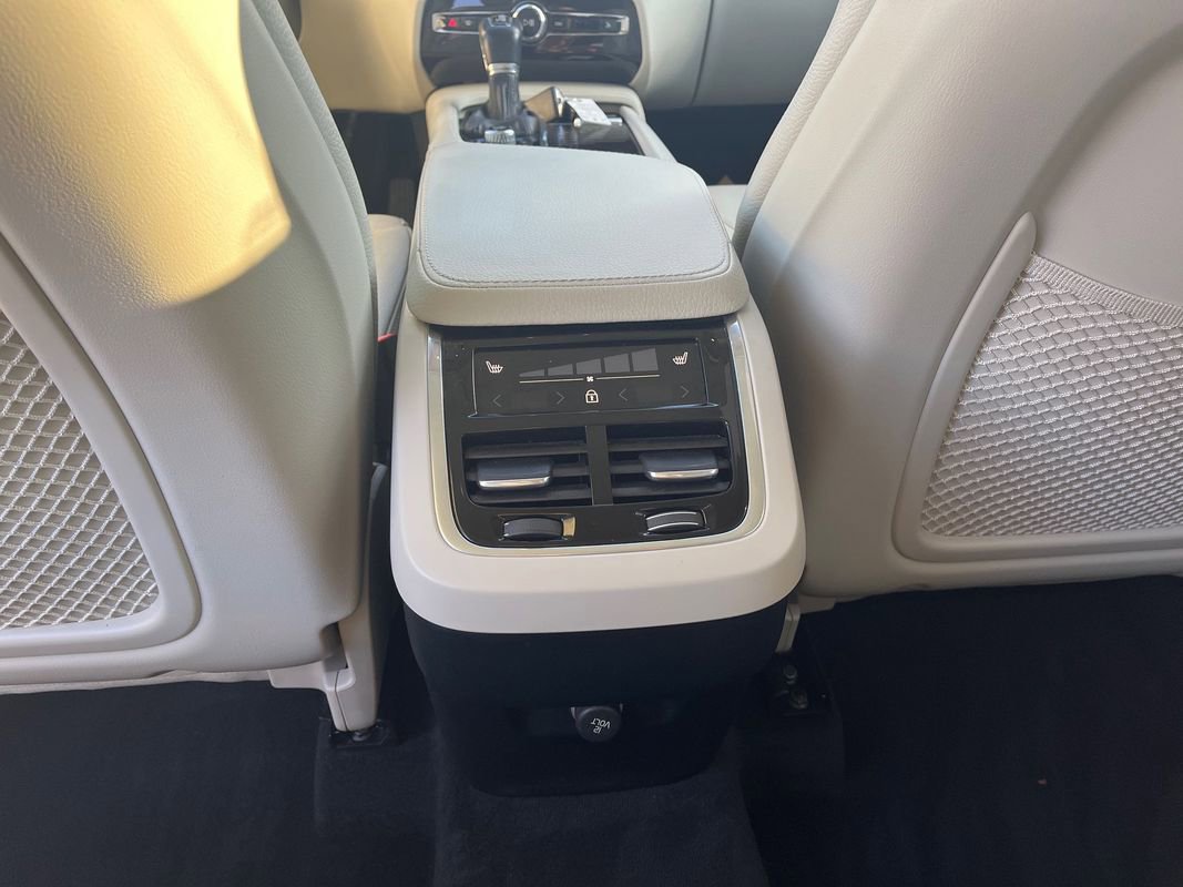 Used 2019 Volvo XC90 T6 Momentum w/ Advanced Package image 23