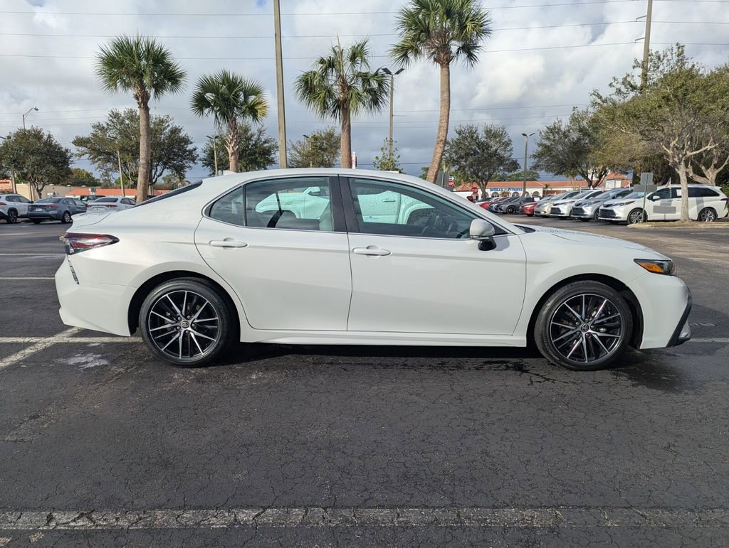 Certified 2024 Toyota Camry SE w/ Convenience Package image 12