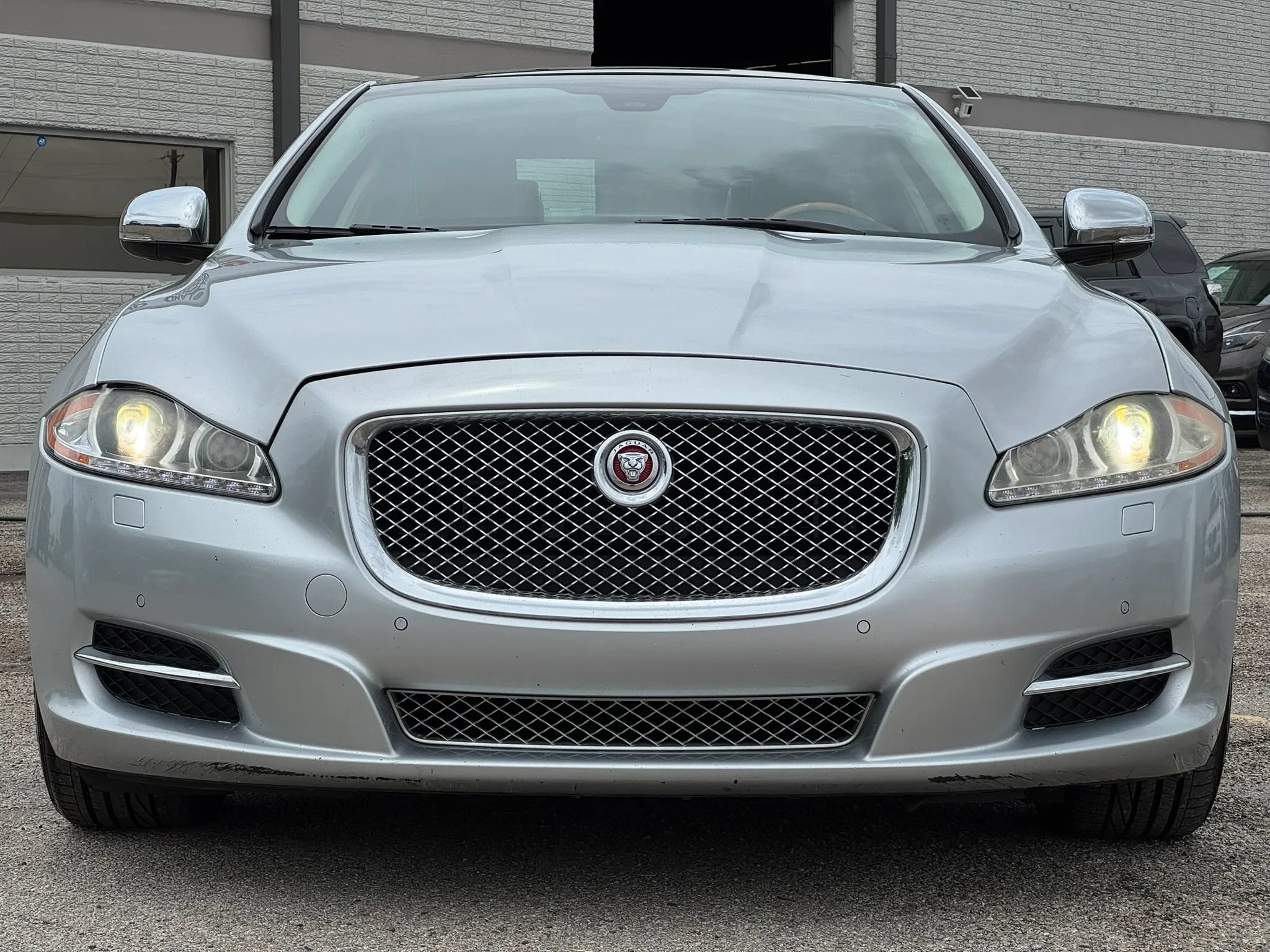 Used 2014 Jaguar XJ L Portfolio RWD image 11