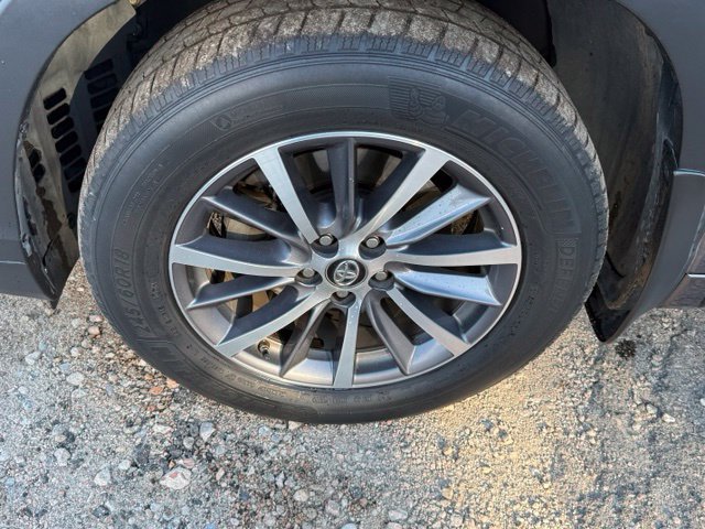 Used 2018 Toyota Highlander XLE AWD/4WD image 10
