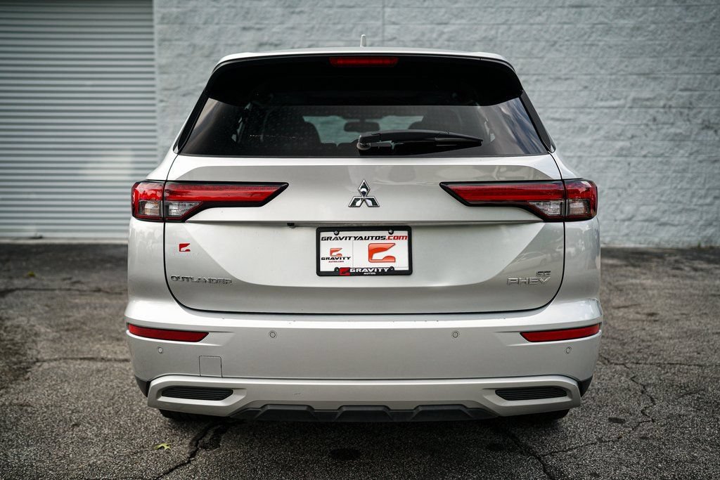 Used 2023 Mitsubishi Outlander LE AWD/4WD image 13