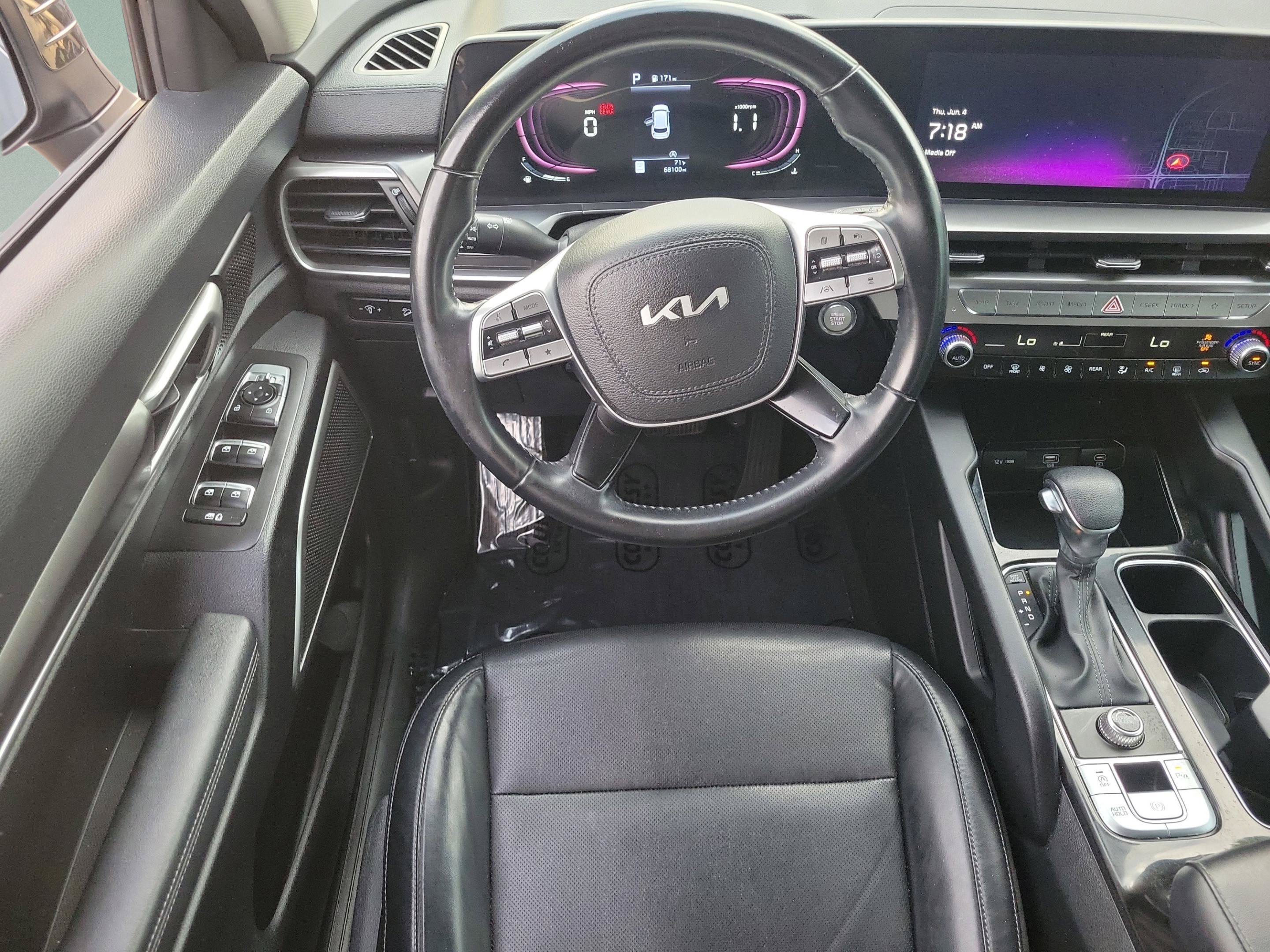 Used 2023 Kia Telluride LX FWD image 35
