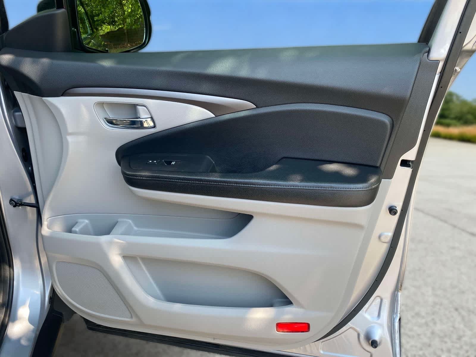 Used 2017 Honda Pilot EX image 34