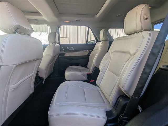 Used 2017 Ford Explorer Platinum image 16