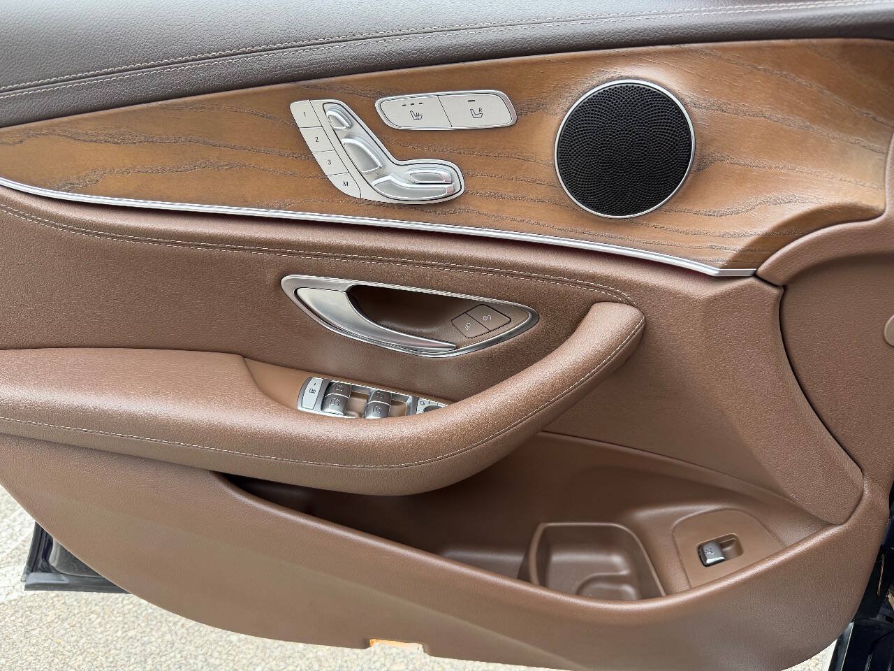 Used 2019 Mercedes-Benz E 300 4MATIC image 21