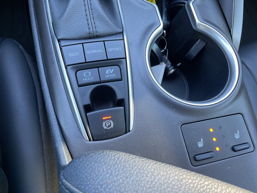 Used 2023 Toyota Camry XLE image 38