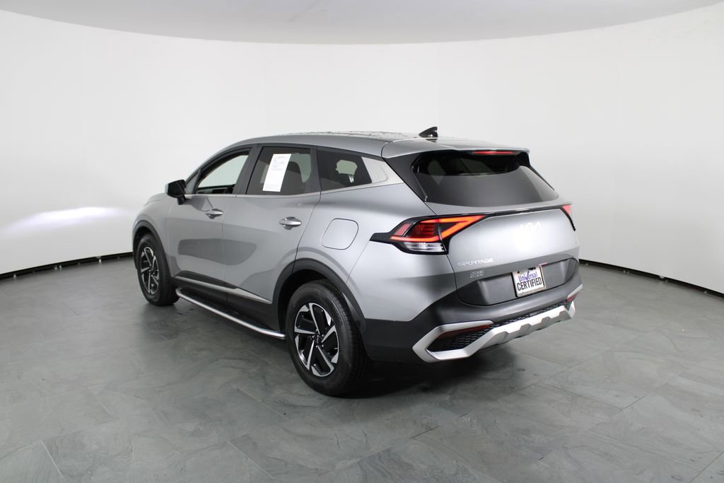 Used 2023 Kia Sportage LX image 3