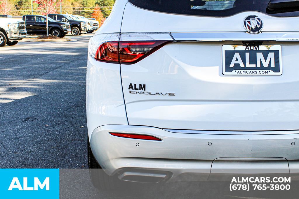 Used 2024 Buick Enclave Premium image 13