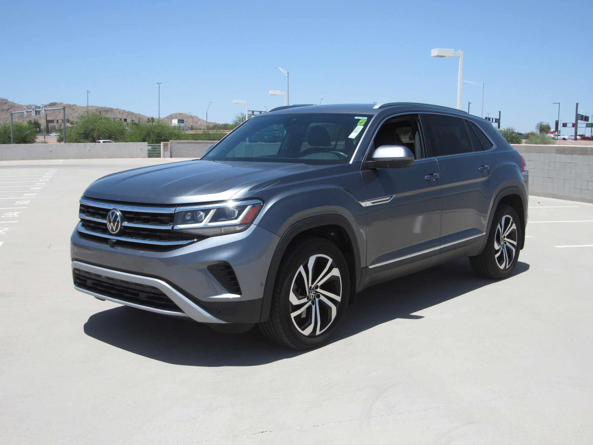 Used 2020 Volkswagen Atlas Cross Sport SEL Premium AWD/4WD image 1