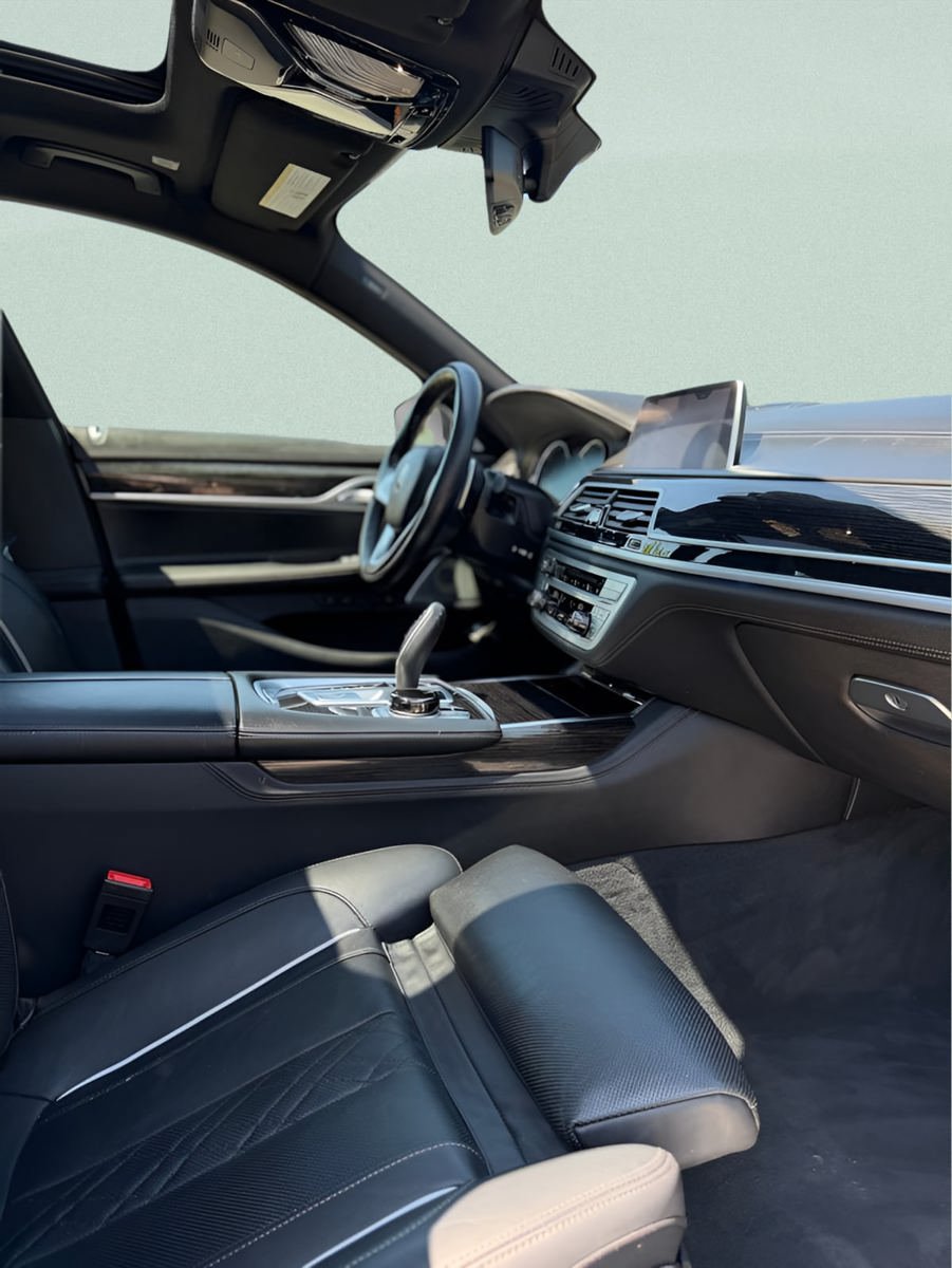 Used 2019 BMW 750i xDrive w/ Executive Package AWD/4WD image 10