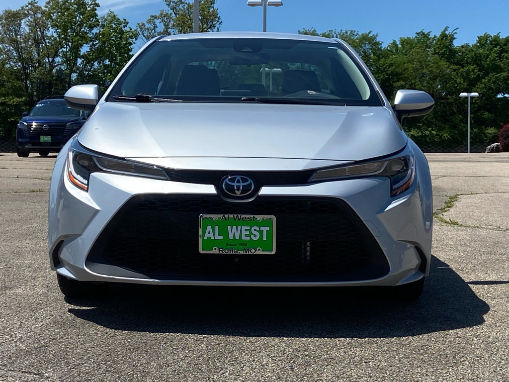 Used 2021 Toyota Corolla LE w/ Carpet Mat Package (TMS) FWD image 3
