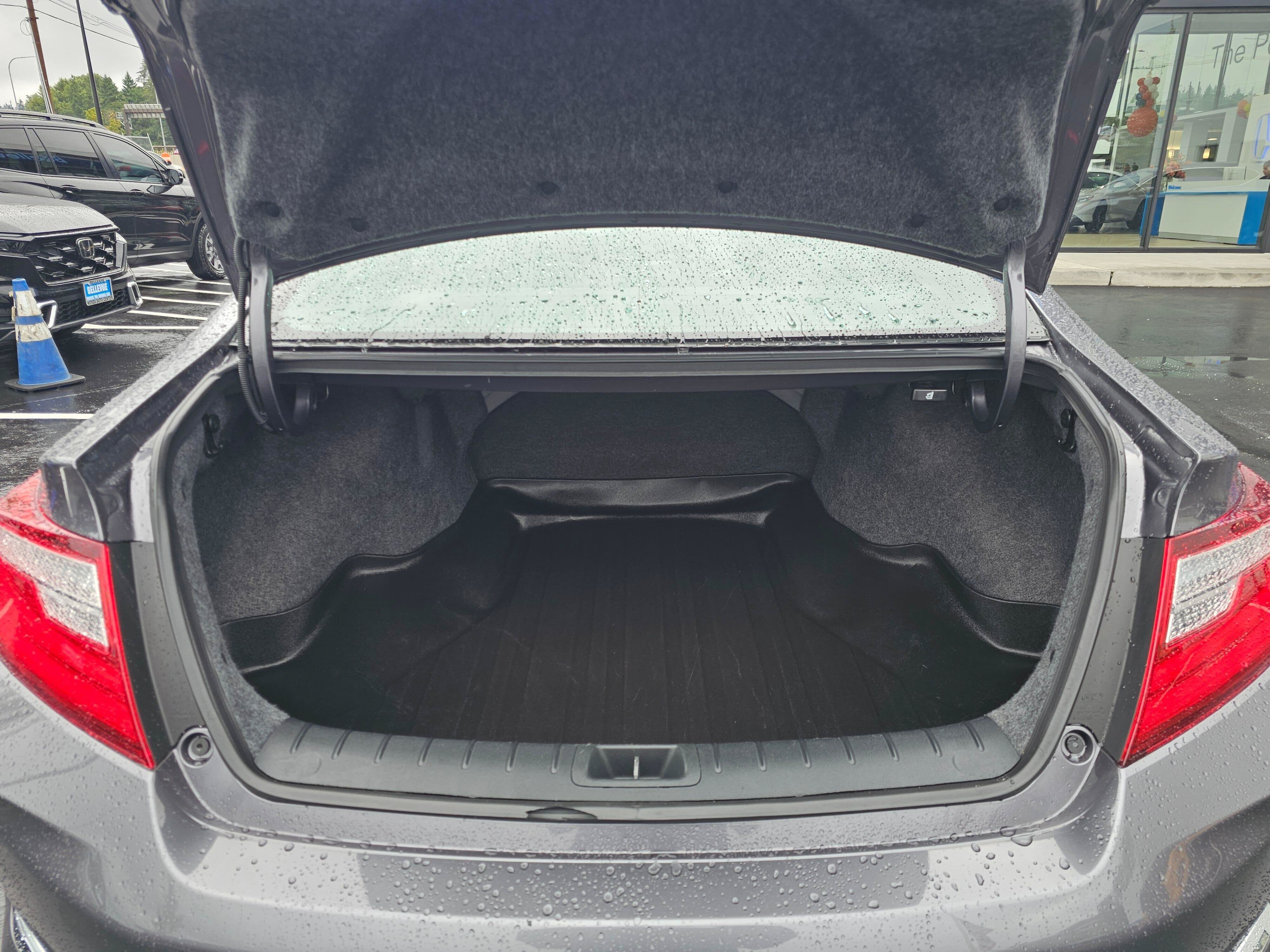 Used 2017 Honda Accord EX-L image 18