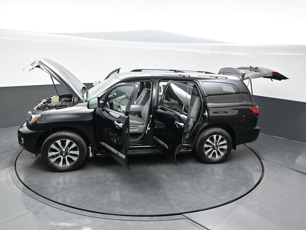 Used 2018 Toyota Sequoia Limited w/ Safety & Convenience Package AWD/4WD image 38
