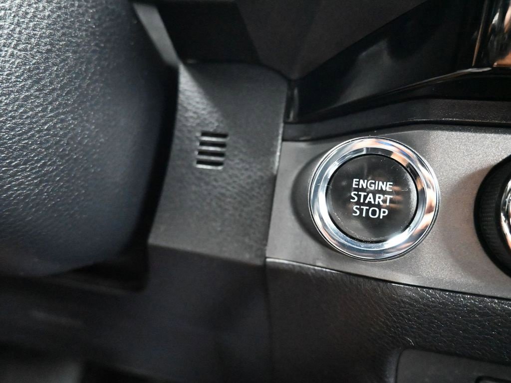 Used 2017 Toyota Tacoma TRD Off-Road image 23