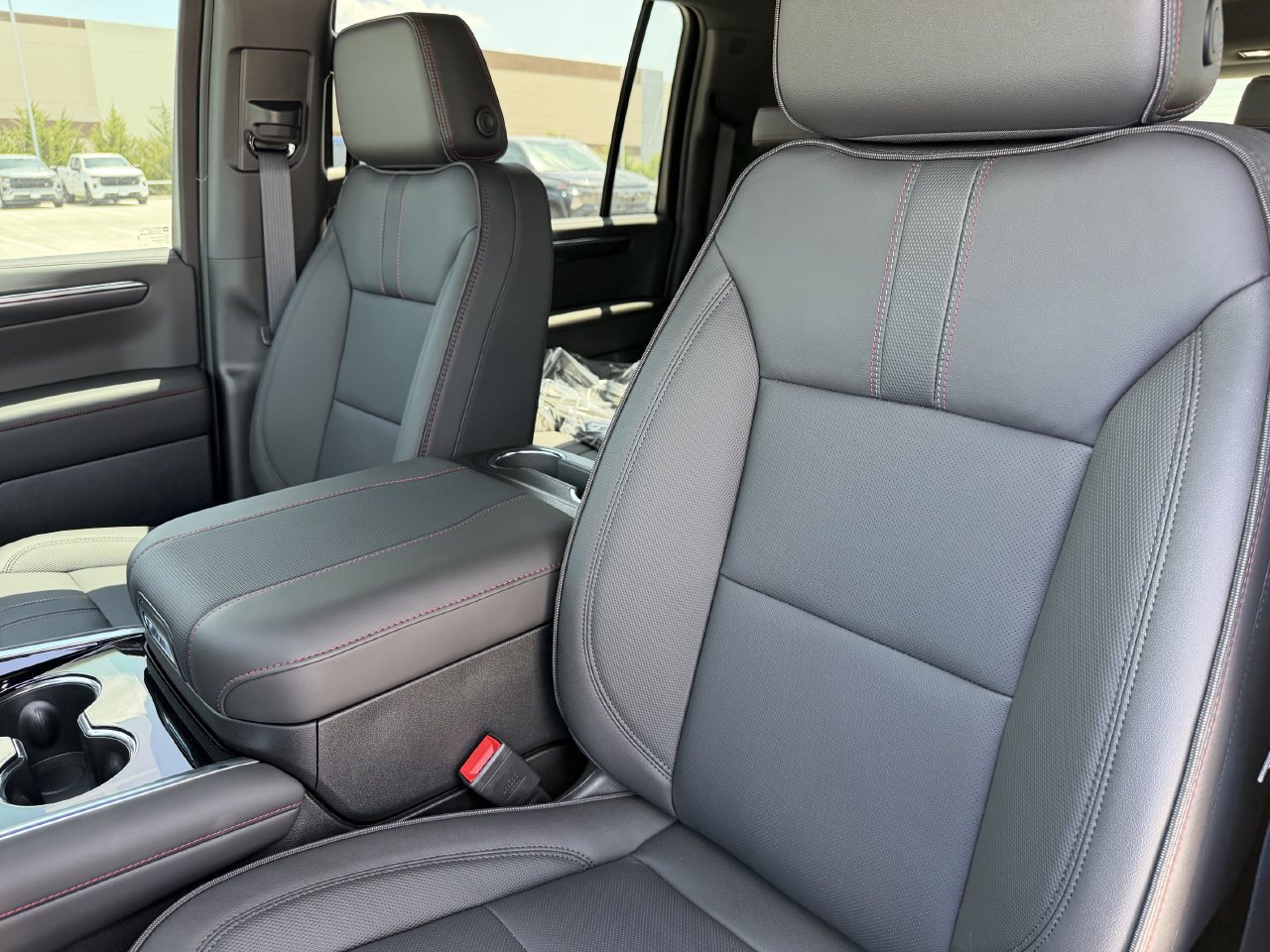 New 2026 Chevrolet Suburban RST w/ RST Capability Package AWD/4WD image 23