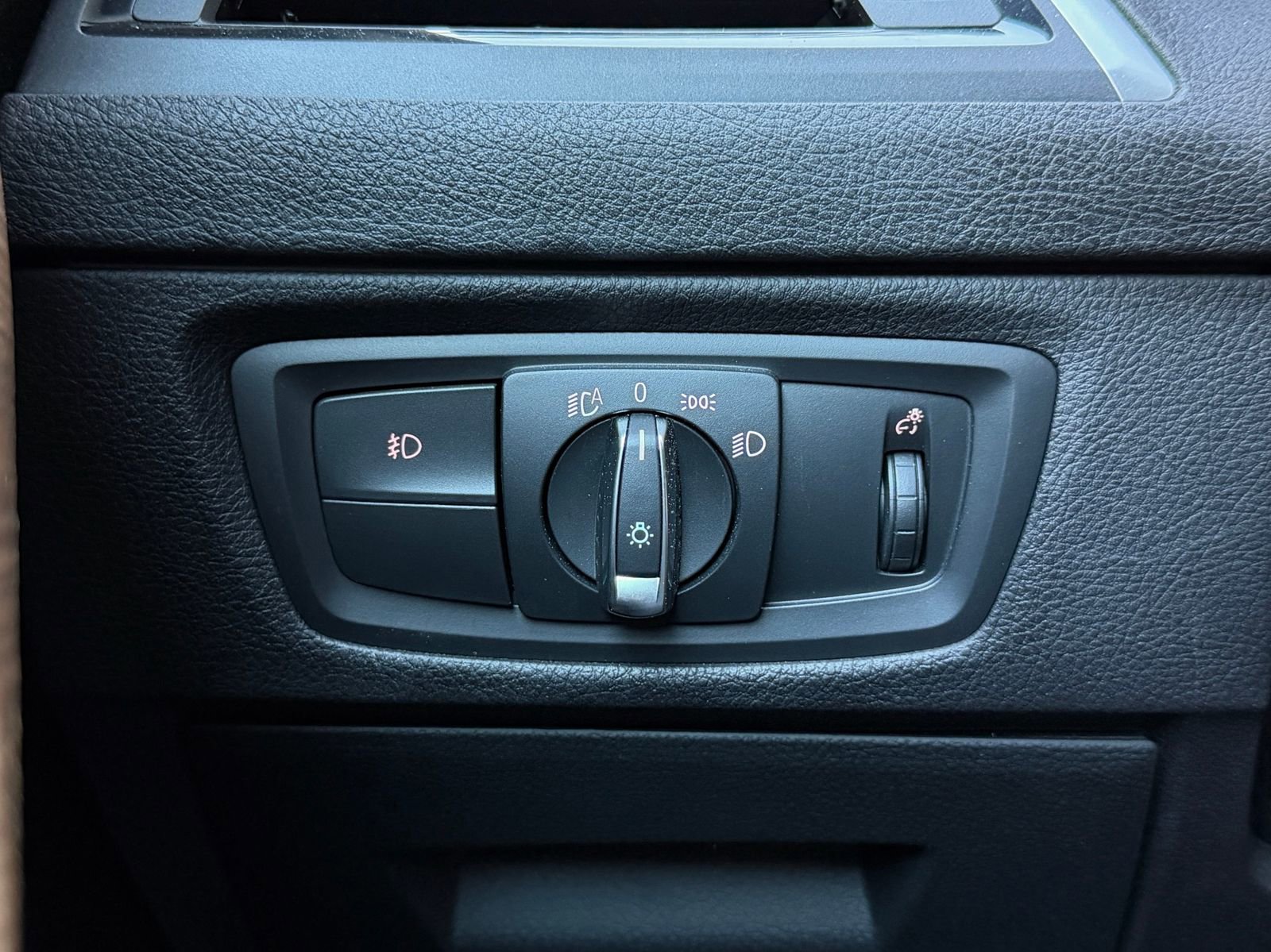 Used 2018 BMW 230i Convertible w/ Premium Package image 17