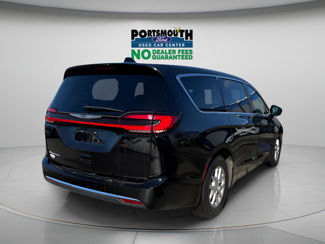 Used 2024 Chrysler Pacifica Touring-L FWD image 28