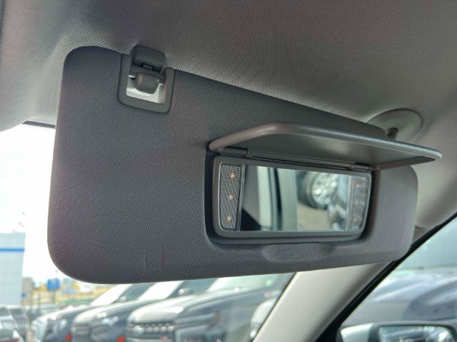 Used 2024 GMC Terrain SLE AWD/4WD image 33