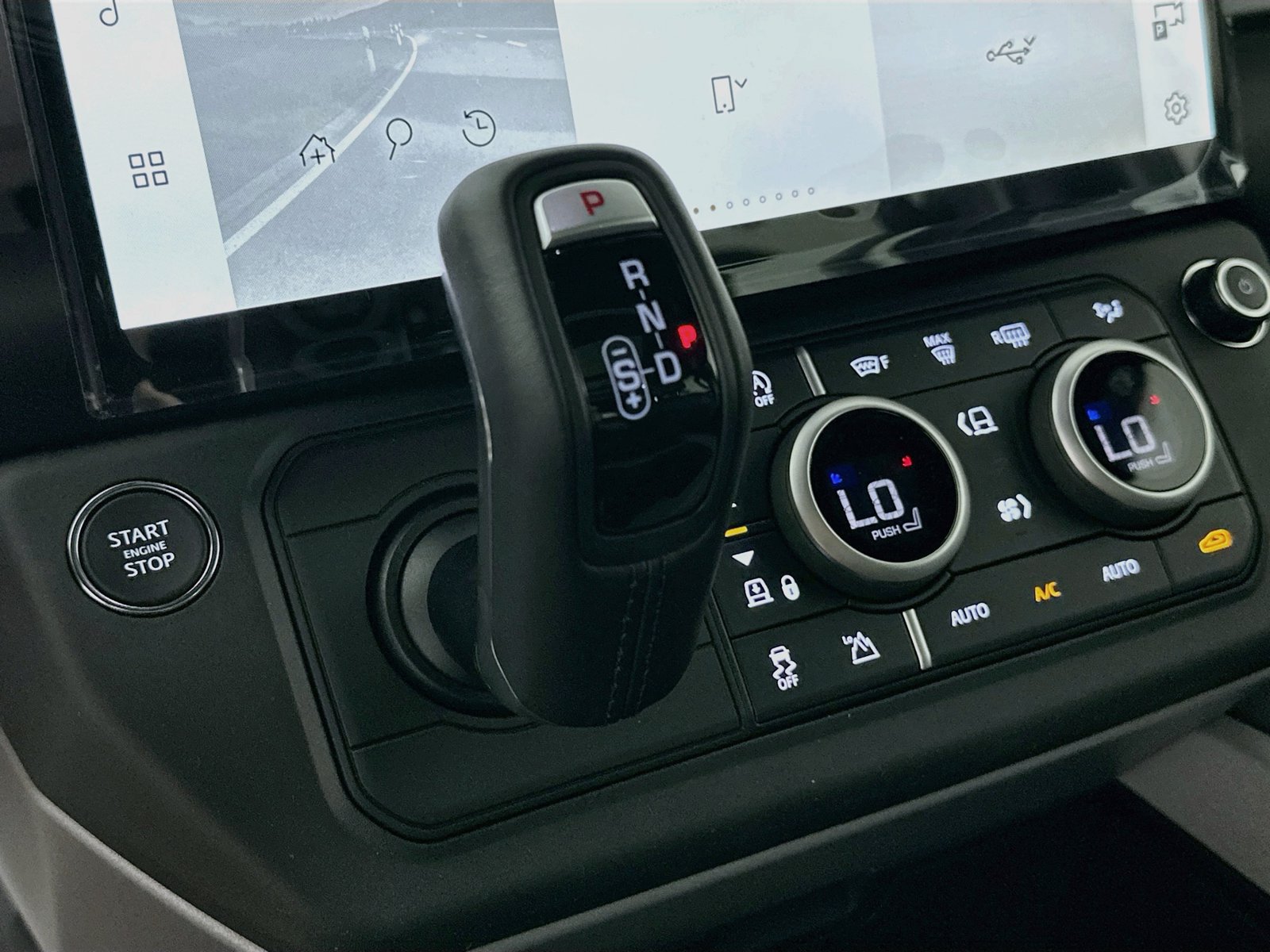 New 2026 Land Rover Defender 110 X AWD/4WD image 28
